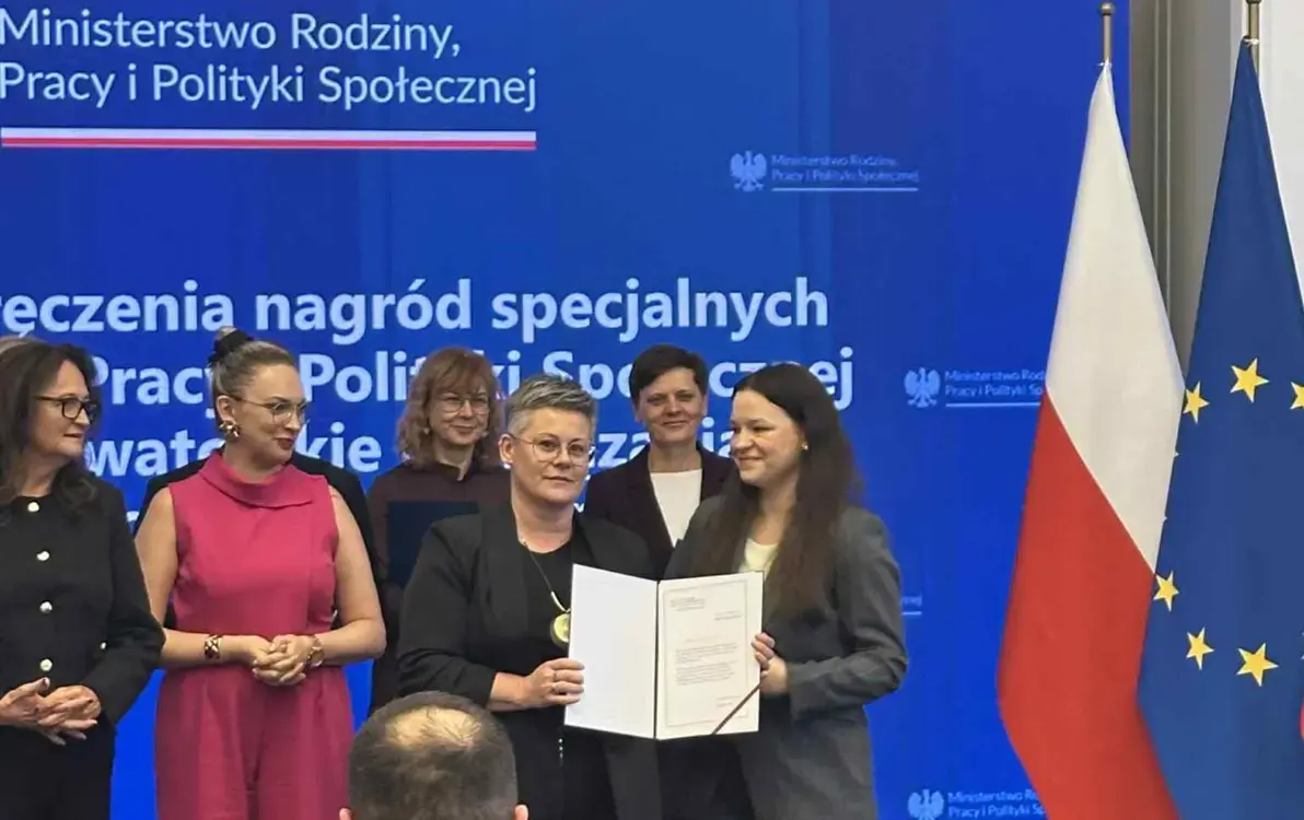 zdjęcie otrzymania nagrody MRPIPS